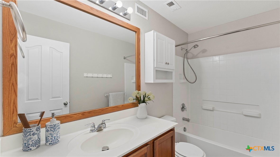 220 Trestle Tree Property Photo 15