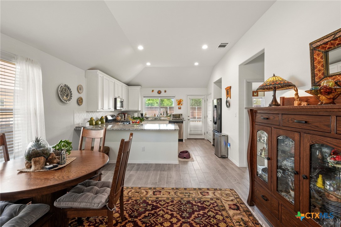 128 Riverhill Drive Property Photo 8