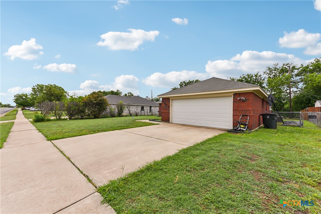 4108 Pepper Mill Hollow Property Photo 3