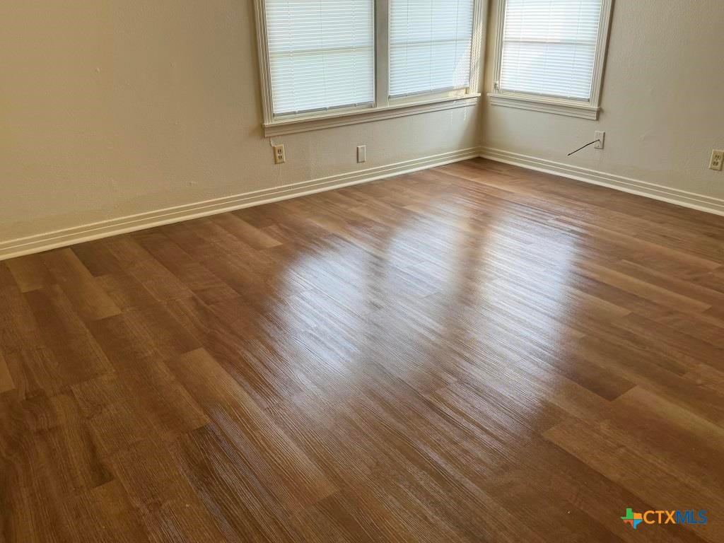 1109 Estelle Avenue Property Photo 5