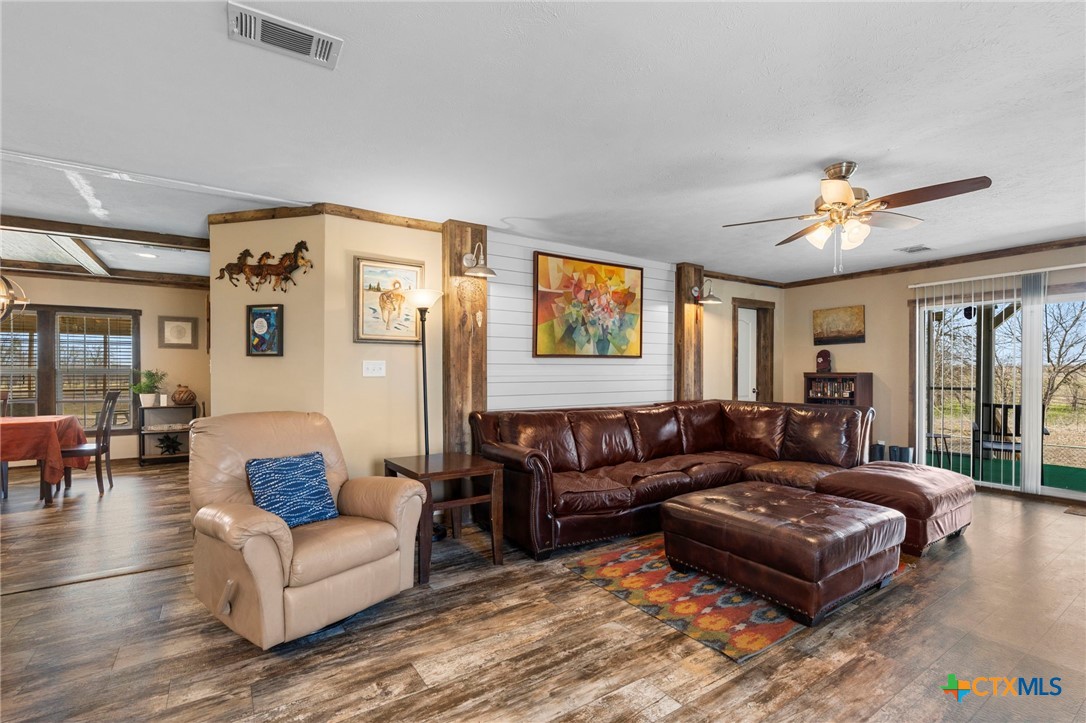 498 William Pettus Road Property Photo 6
