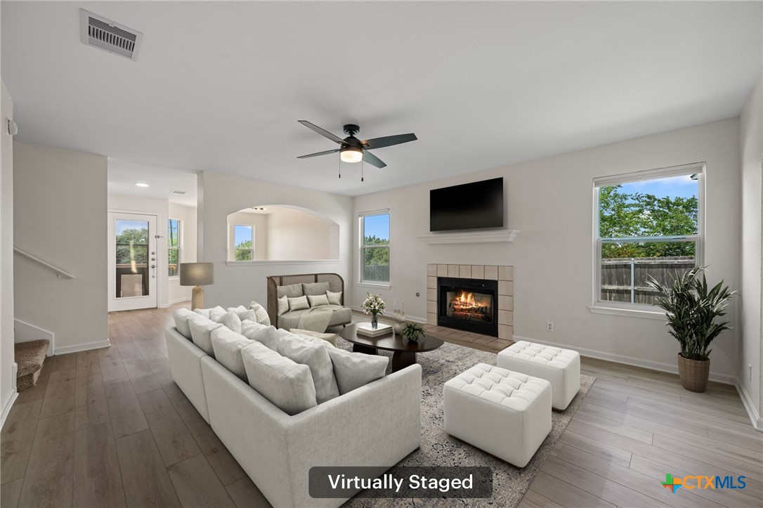 907 Pecos Cove Property Photo 3