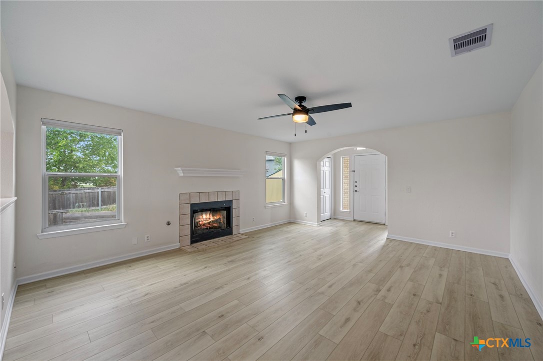 907 Pecos Cove Property Photo 4