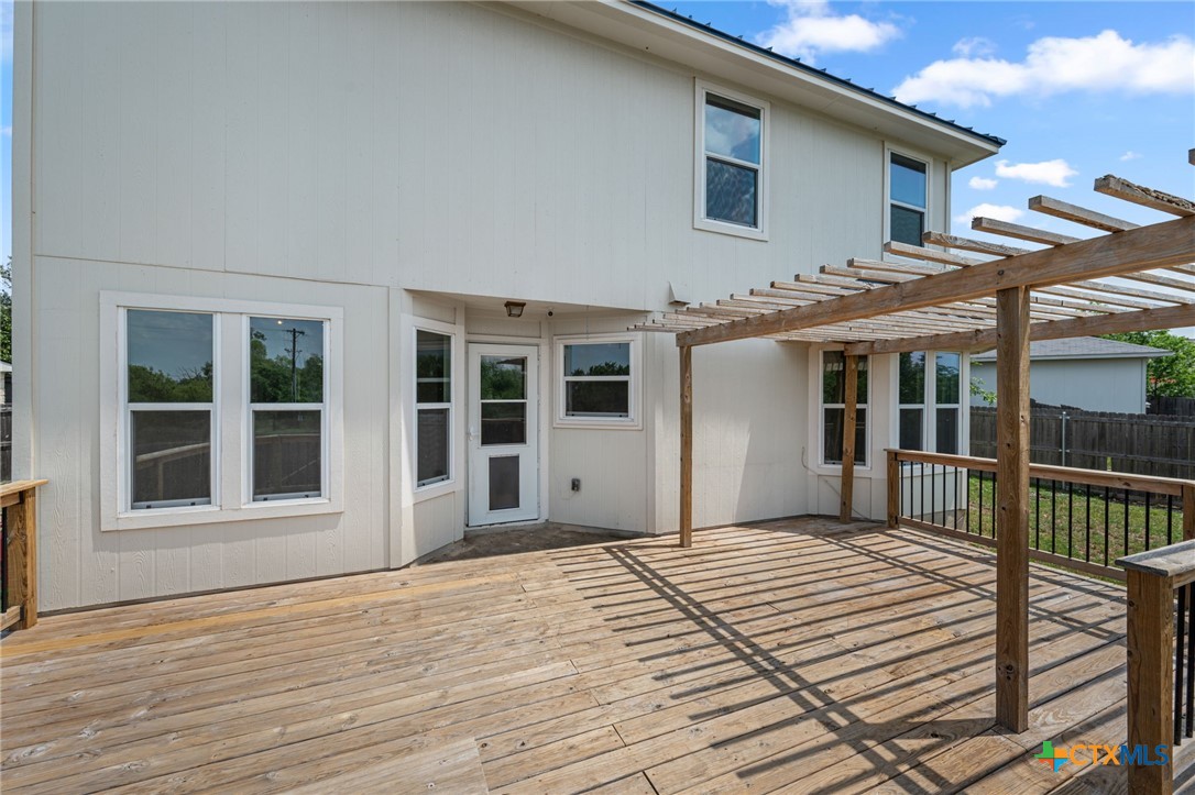 907 Pecos Cove Property Photo 32