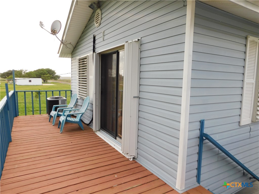135 W Bayshore Drive Property Photo 8