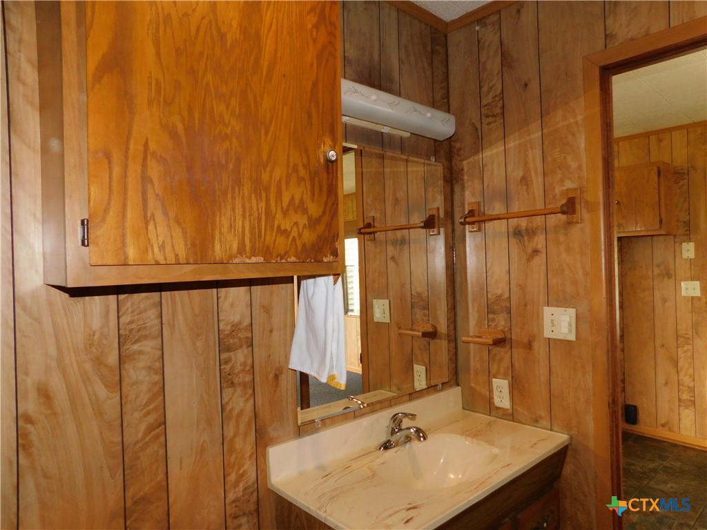 135 W Bayshore Drive Property Photo 12
