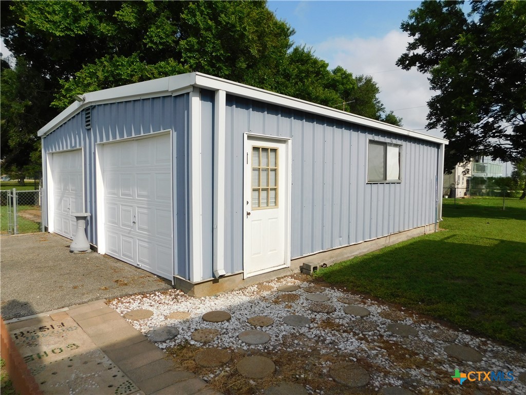 135 W Bayshore Drive Property Photo 18