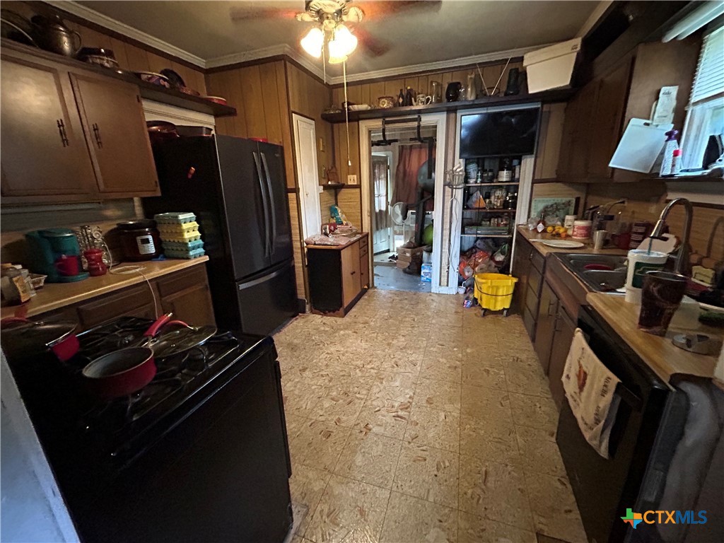 1511 E Constitution Street Property Photo 9