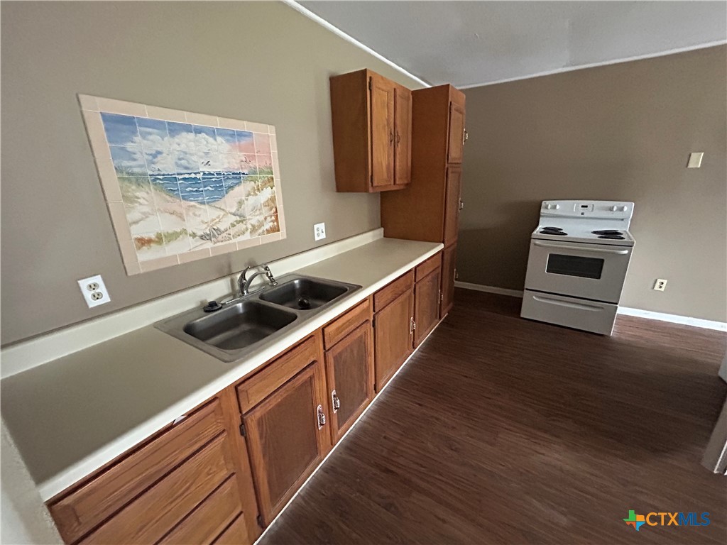 1511 E Constitution Street Property Photo 18