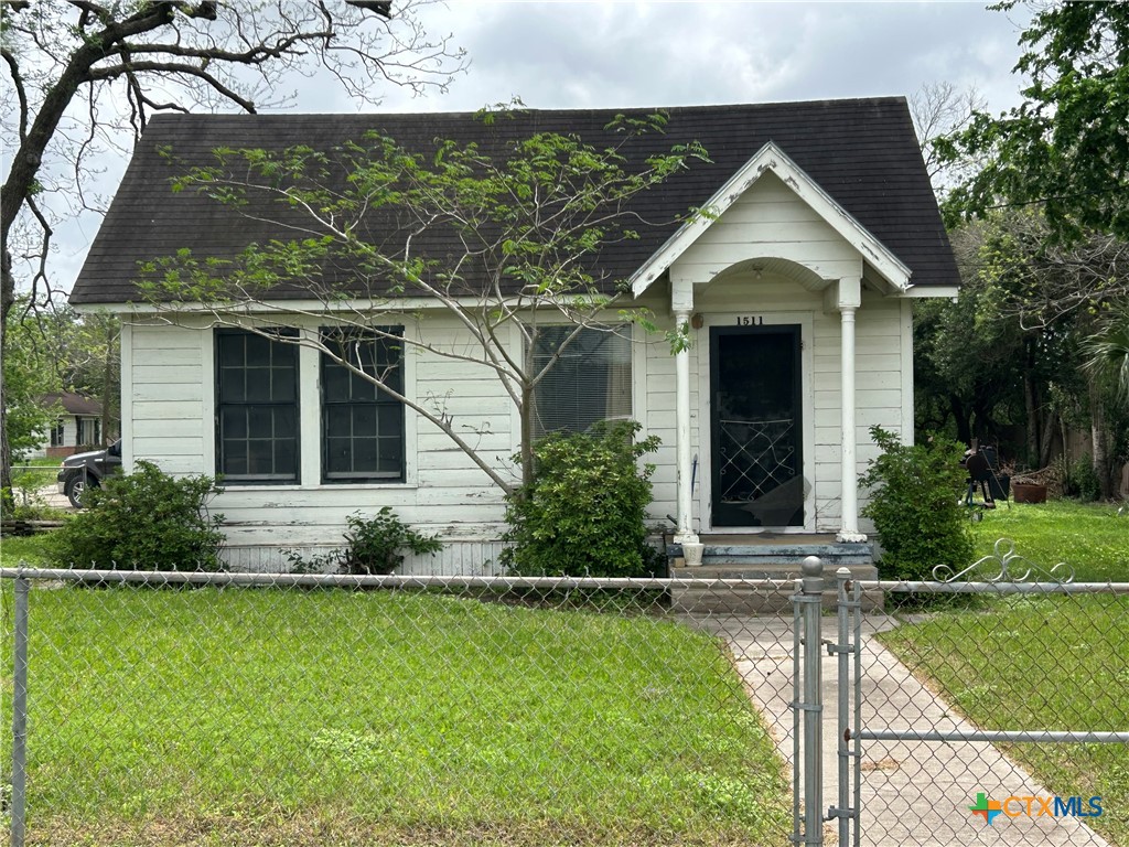 1511 E Constitution Street Property Photo 1