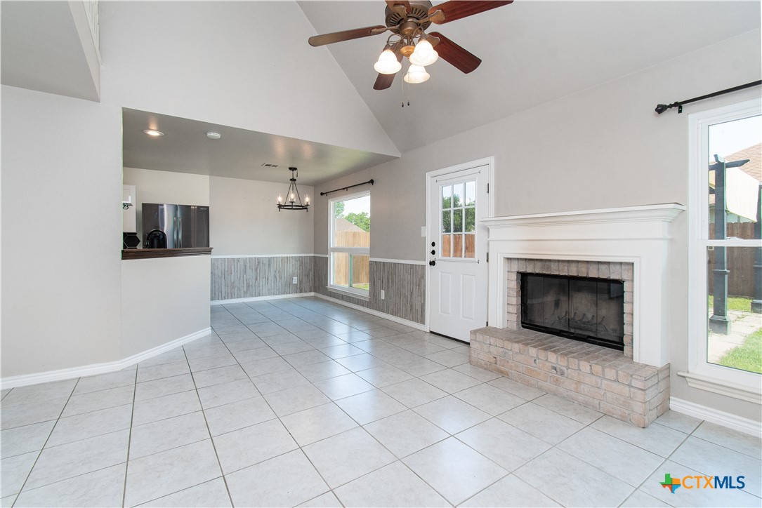 2318 Stratford Drive Property Photo 8