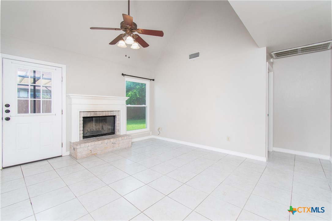 2318 Stratford Drive Property Photo 9