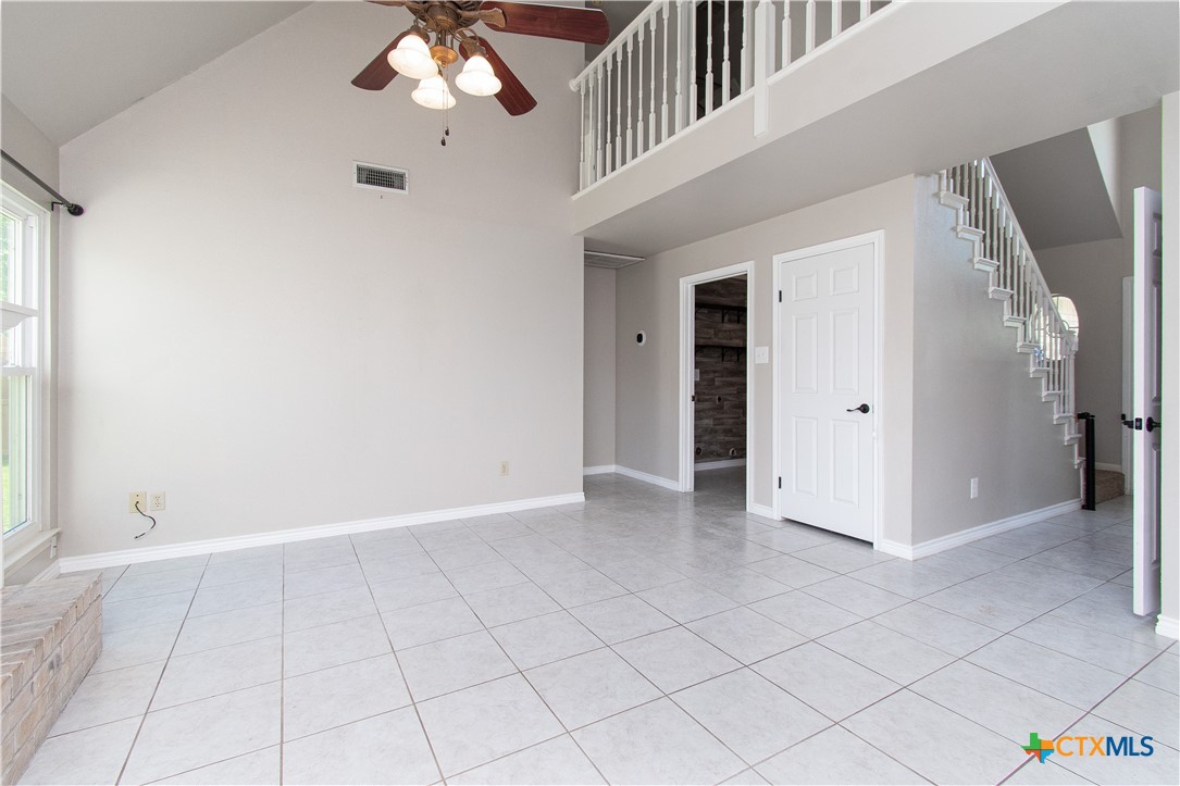 2318 Stratford Drive Property Photo 10