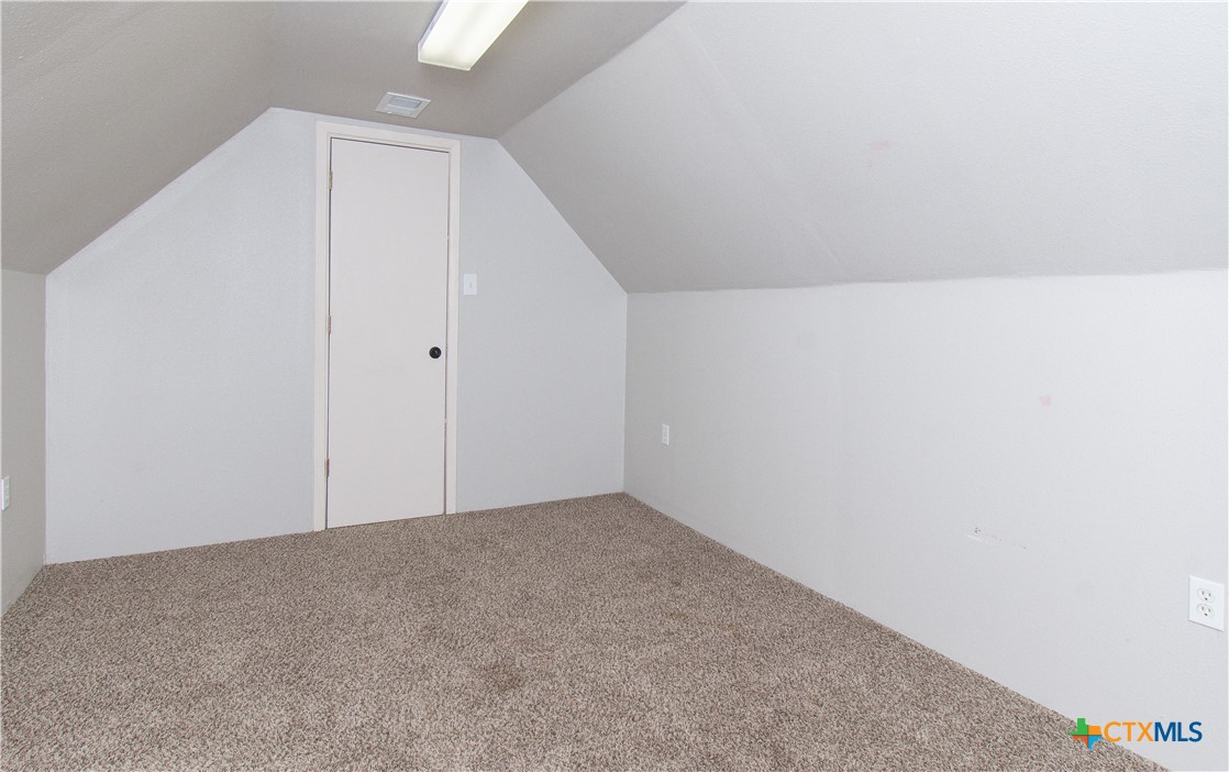 2318 Stratford Drive Property Photo 19