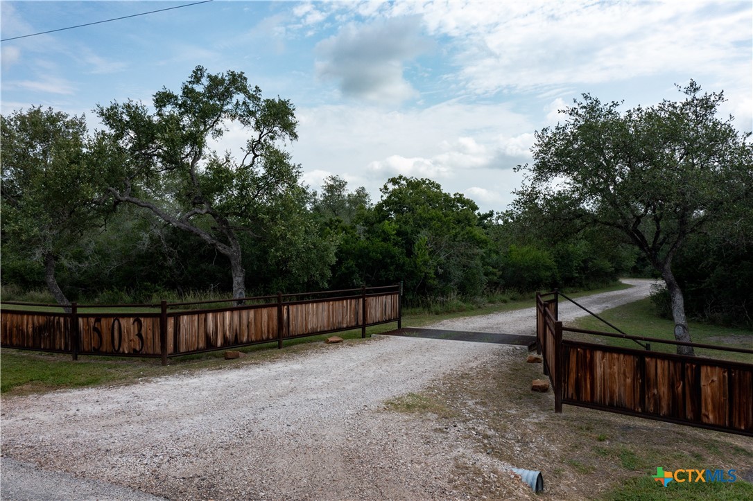 503 Oak Forest Road Property Photo 3