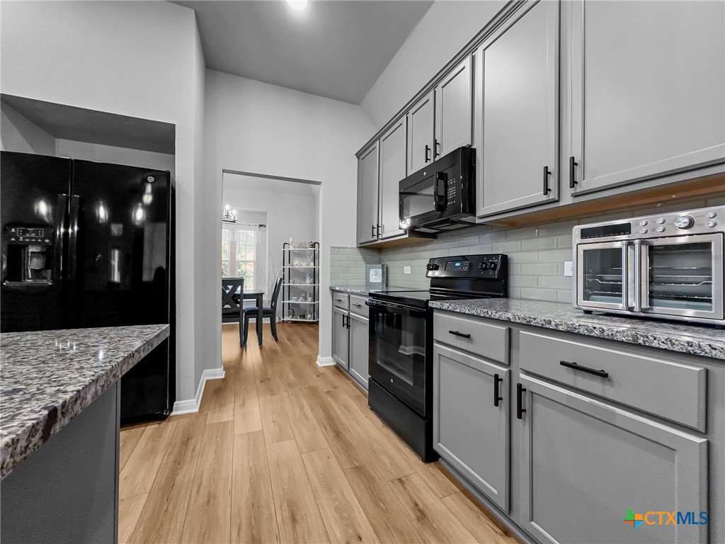 1525 Dryden Avenue Property Photo 8