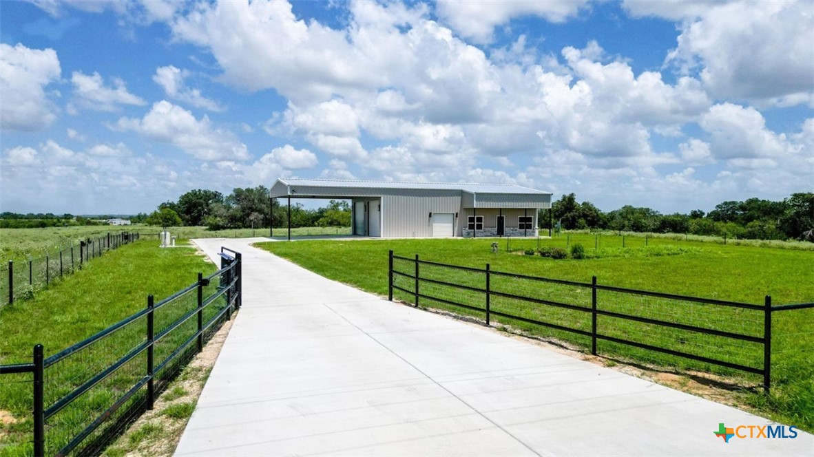 209 Fm 1344 Property Photo