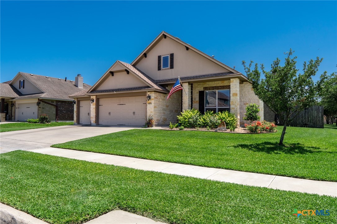 101 Sandstone Court Property Photo 1