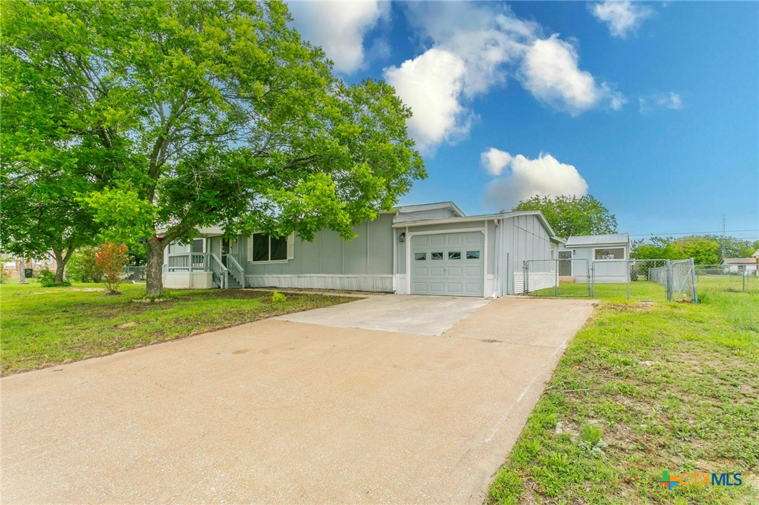 5215 Tiffany Circle Property Photo 5