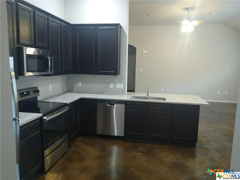 1121 Burek Cross Property Photo 2