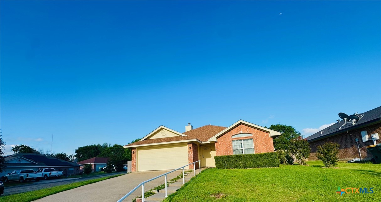310 Winston Drive Property Photo 1