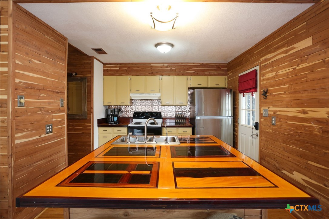 1087 Driftwind Drive Property Photo 9