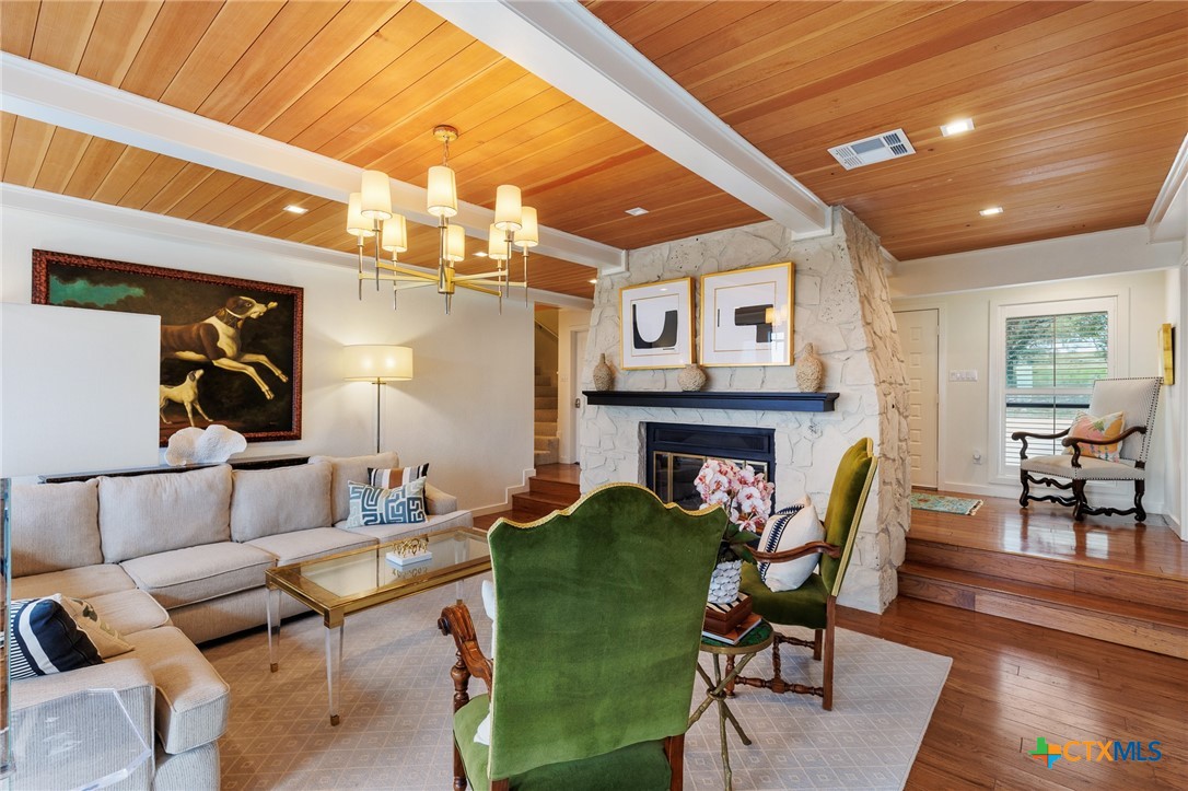 209 Full Moon Property Photo 10