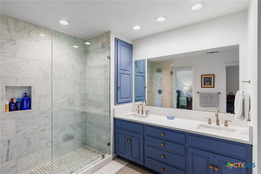 209 Full Moon Property Photo 25