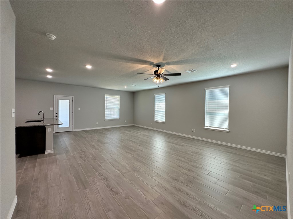 3103 Seeker Street Property Photo 6