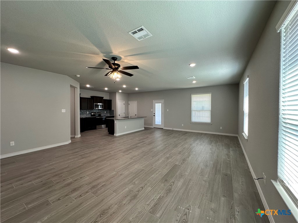 3103 Seeker Street Property Photo 7