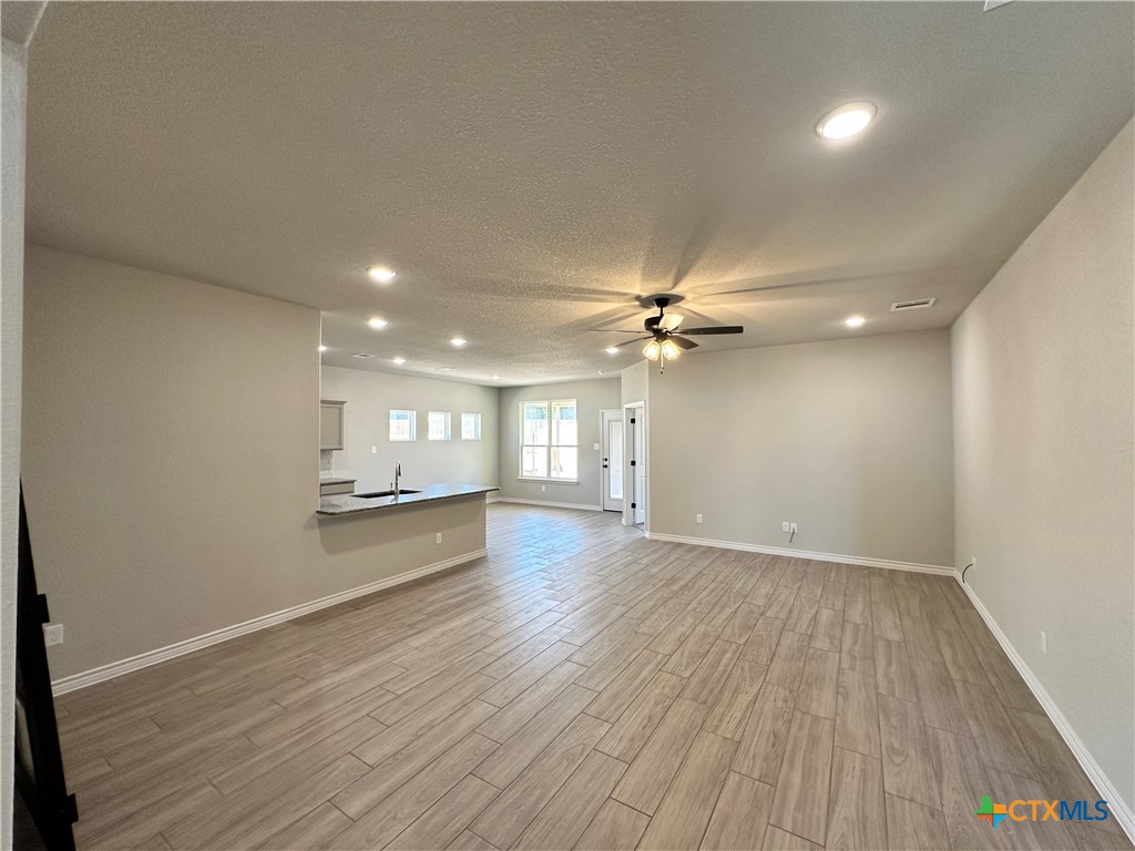 3007 Seeker Street Property Photo 4