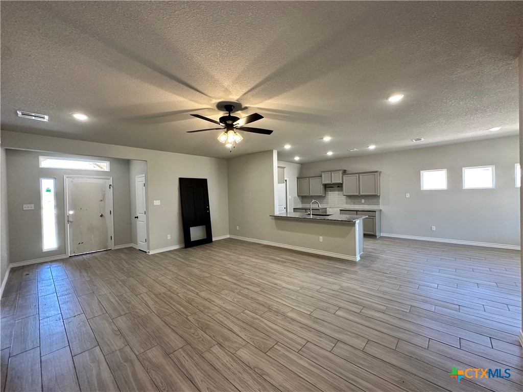 3007 Seeker Street Property Photo 5
