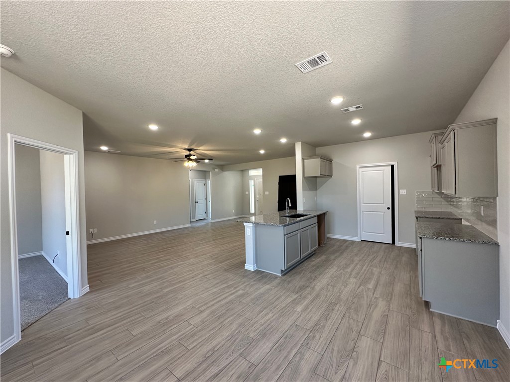 3007 Seeker Street Property Photo 6