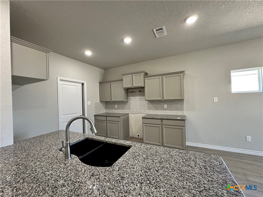 3007 Seeker Street Property Photo 7