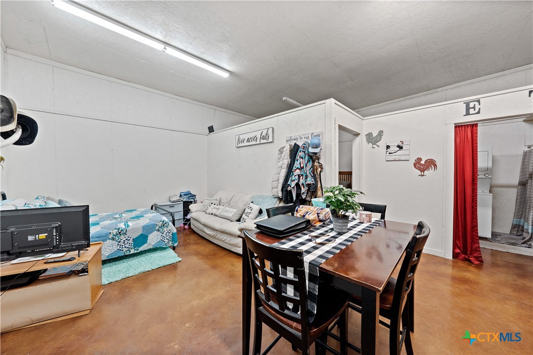 3484 W Amity Road Property Photo 4