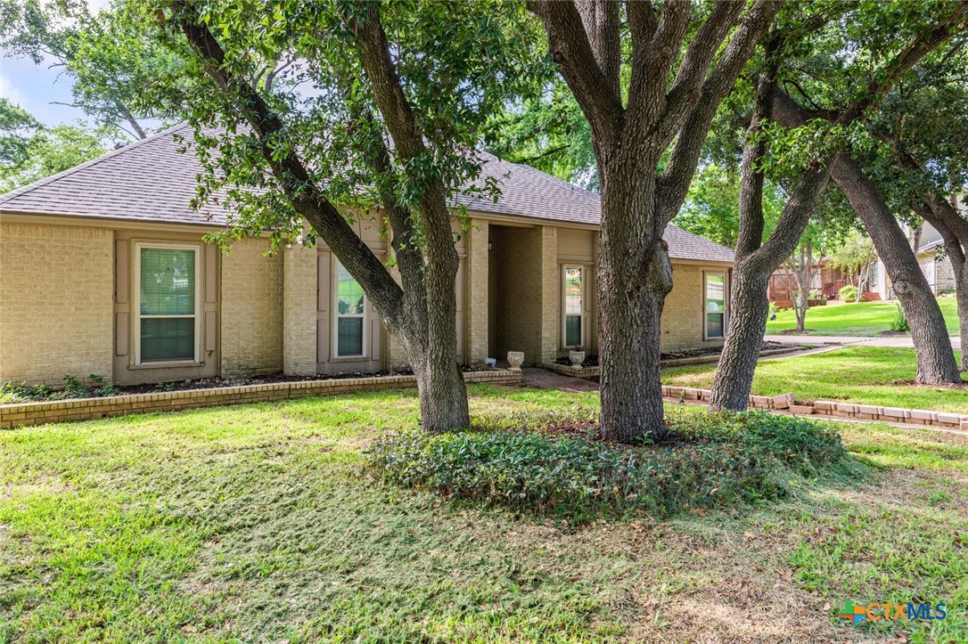 3002 Arrowhead Drive Property Photo 5