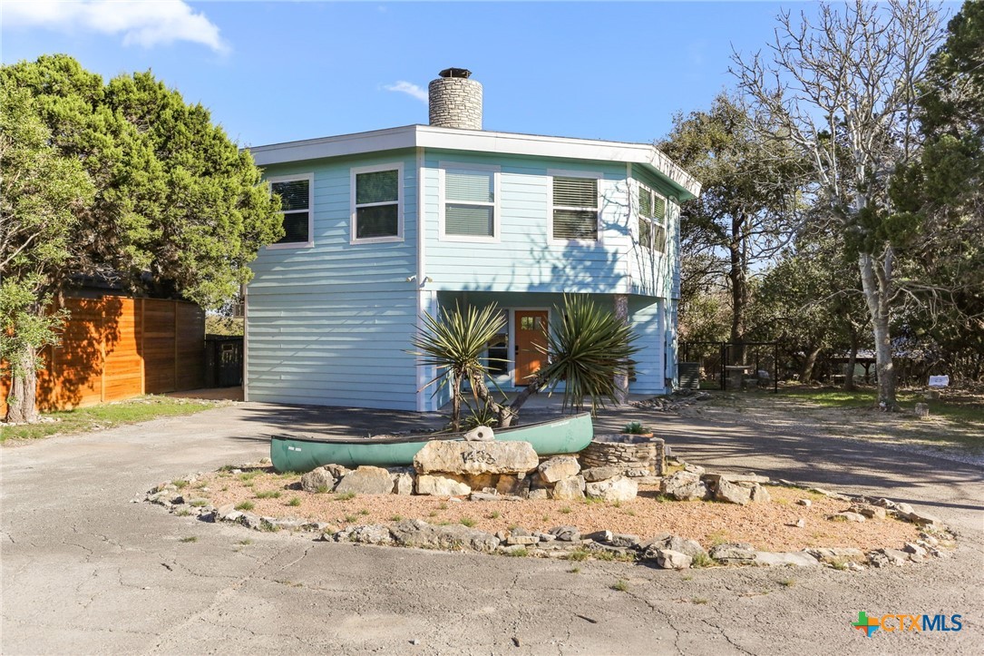 1433 Riviera Drive Property Photo 2