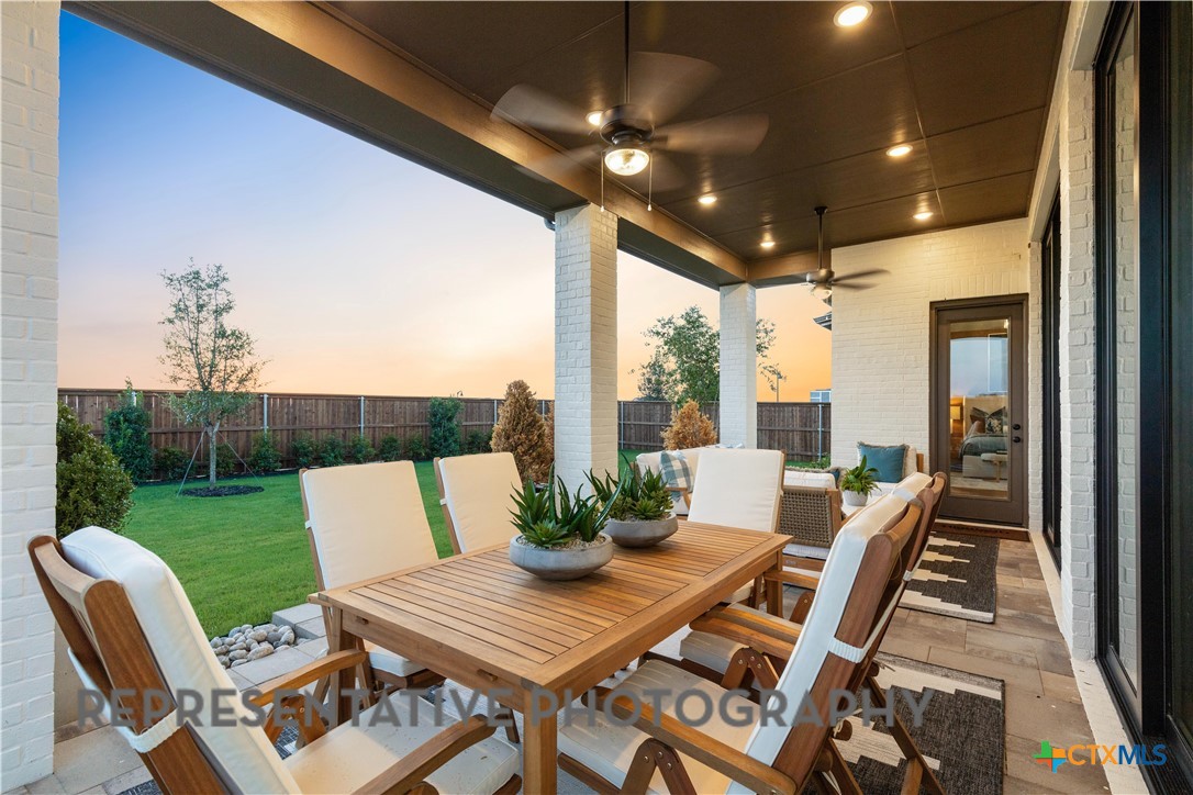 186 Lacey Oak Property Photo 33