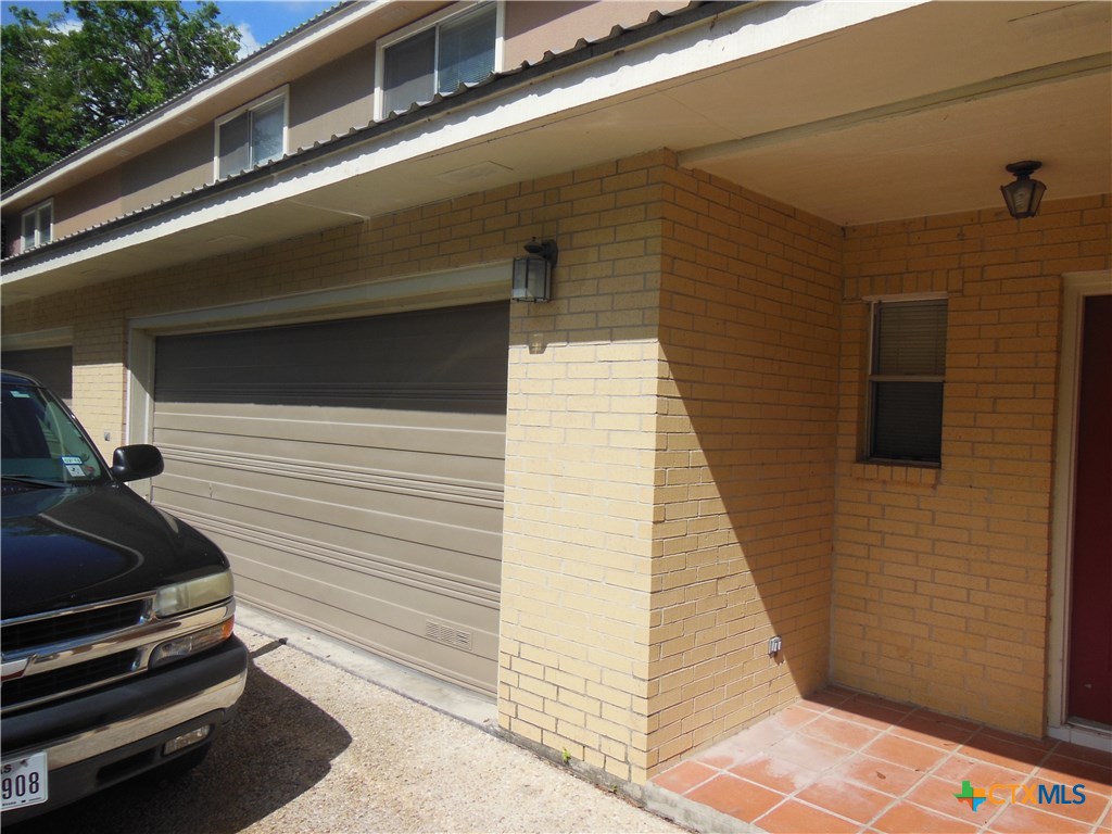 1641 Kuehler #7 Avenue Property Photo 1