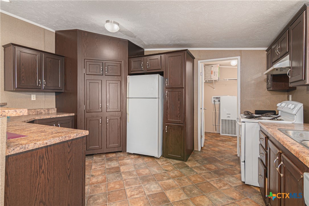 5677 And 5671 Huber Road Property Photo 16