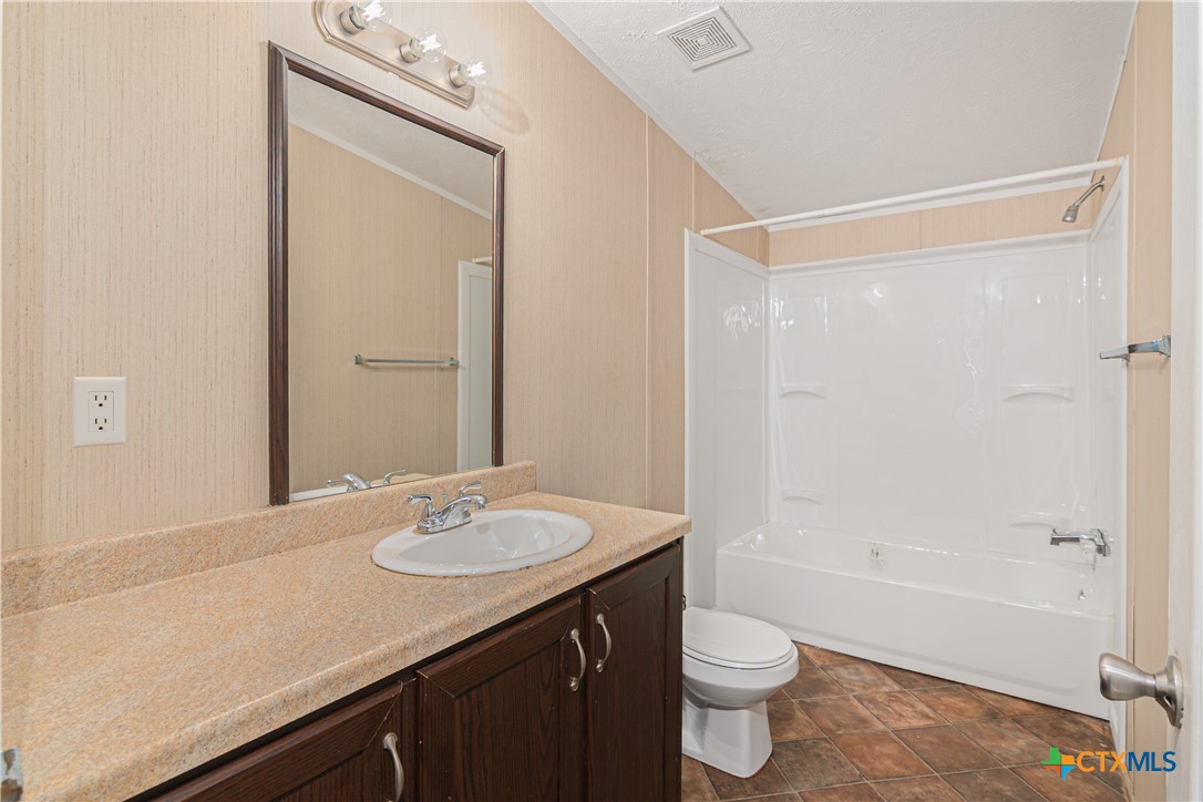 5677 And 5671 Huber Road Property Photo 23