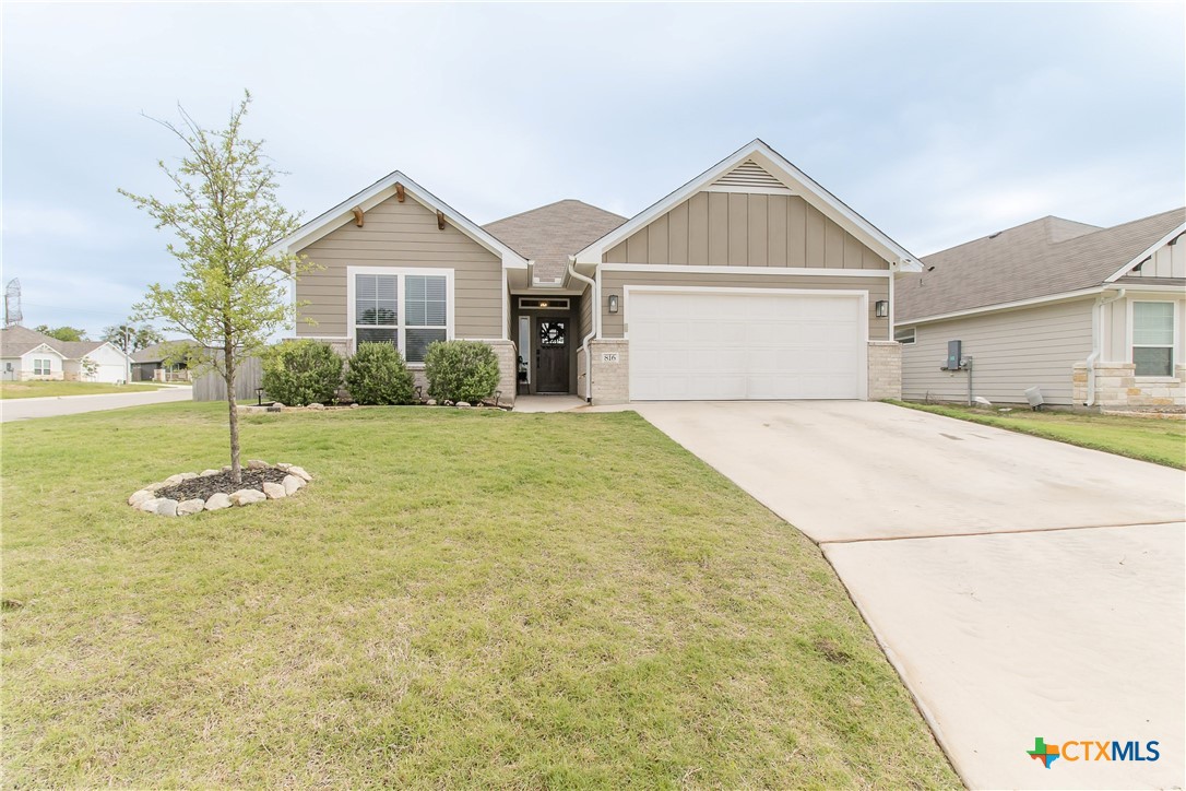 816 Killam Drive Property Photo 1