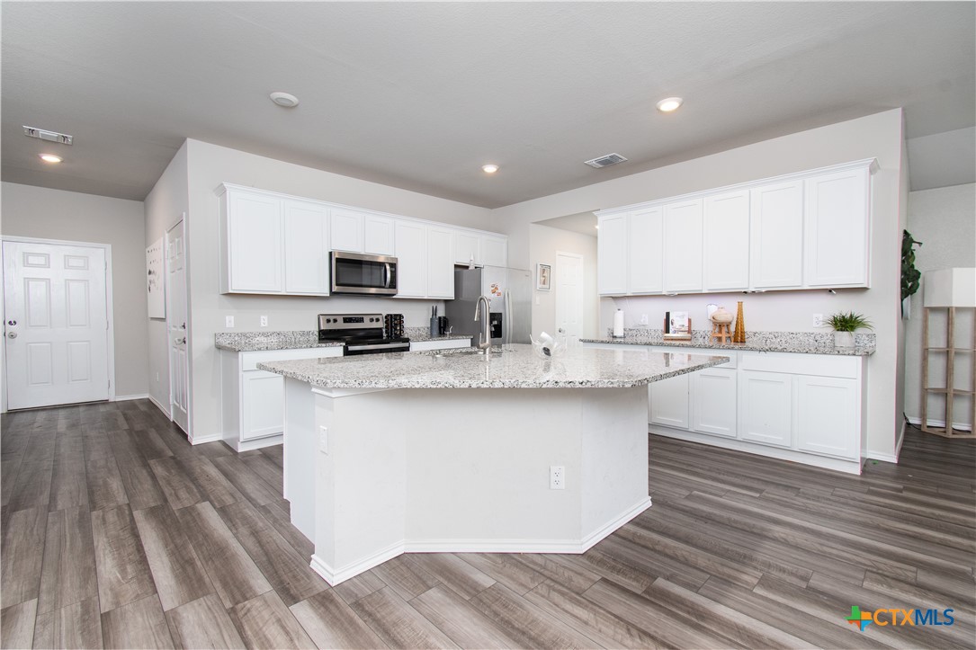 8512 Cantera Ridge Road Property Photo 3