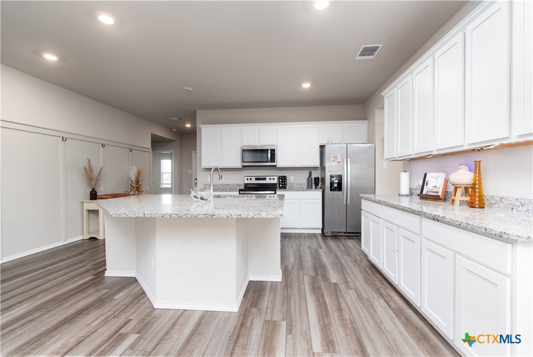 8512 Cantera Ridge Road Property Photo 4