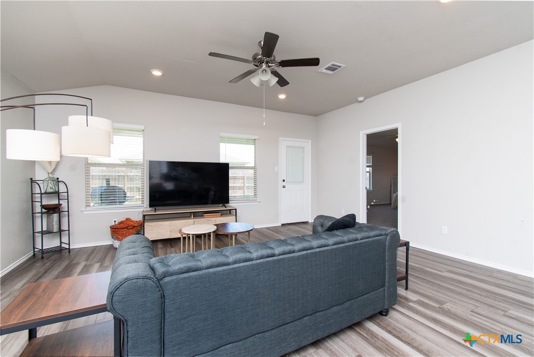 8512 Cantera Ridge Road Property Photo 6