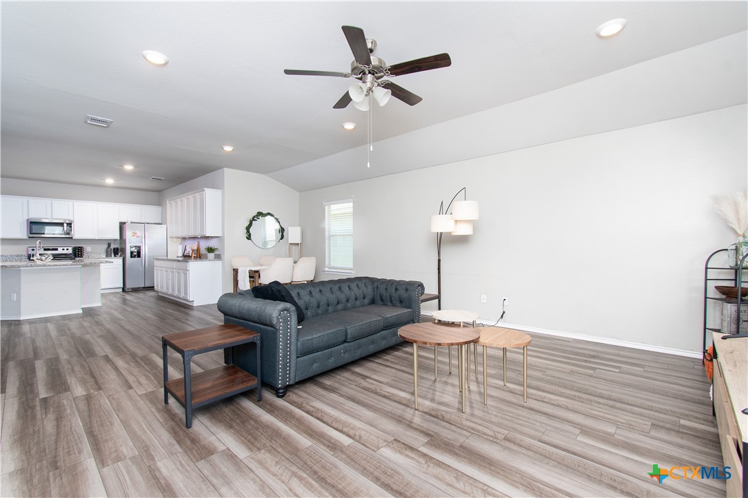 8512 Cantera Ridge Road Property Photo 8