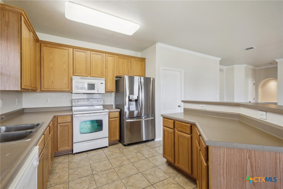 2430 Dove Crossing Drive Property Photo 8