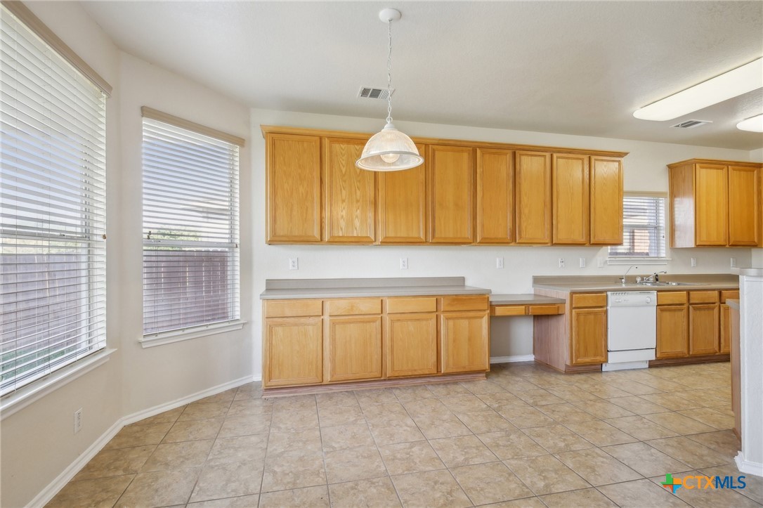2430 Dove Crossing Drive Property Photo 9