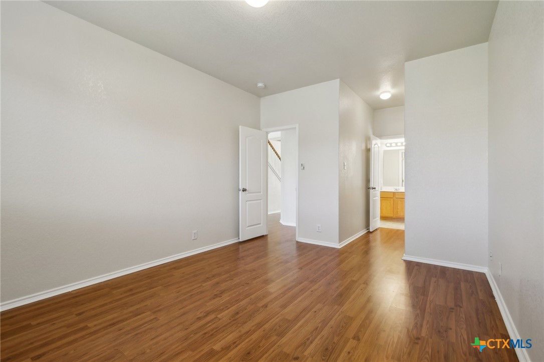 2430 Dove Crossing Drive Property Photo 11