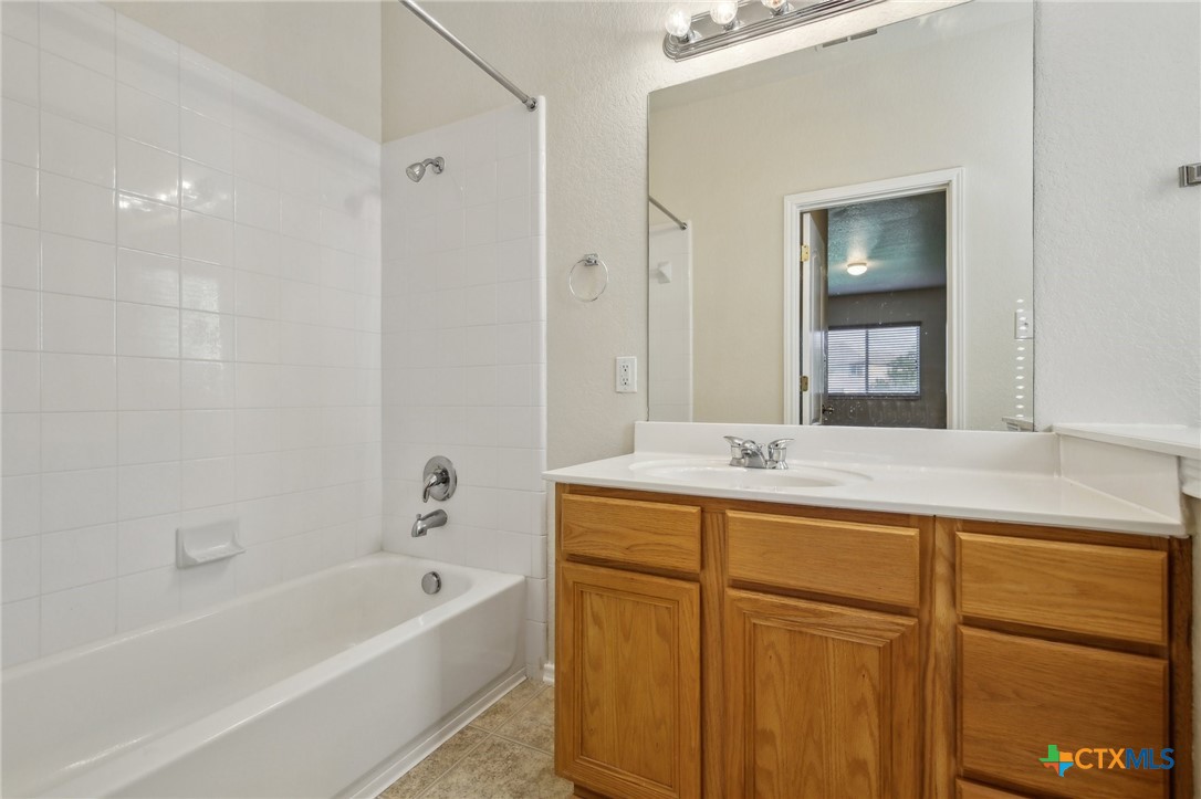 2430 Dove Crossing Drive Property Photo 12
